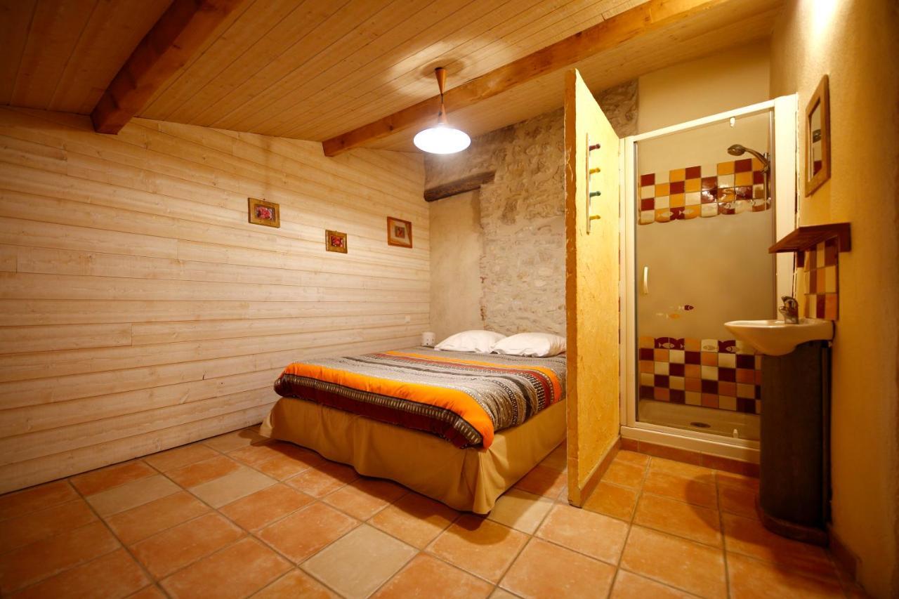 Mas De Coulet Bed & Breakfast Brissac Exterior photo
