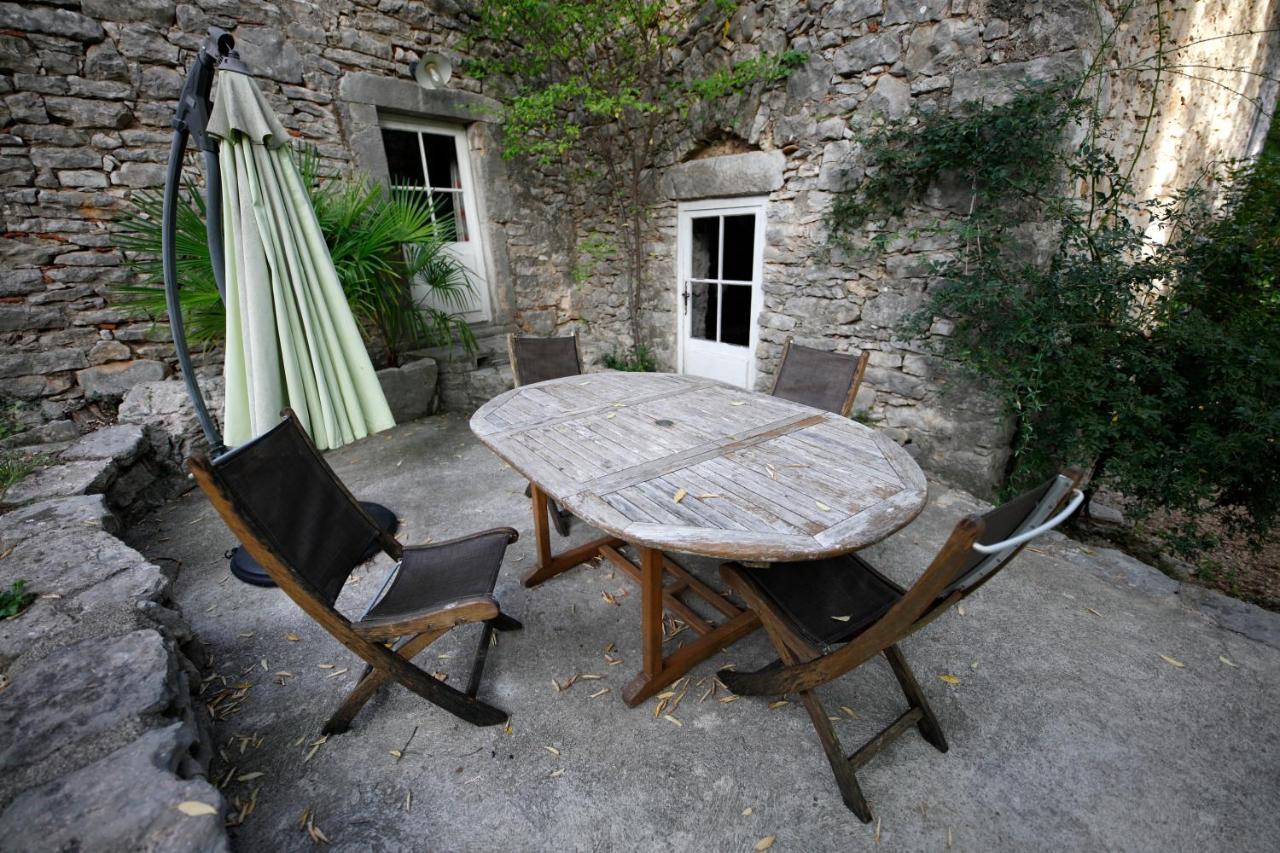 Mas De Coulet Bed & Breakfast Brissac Exterior photo